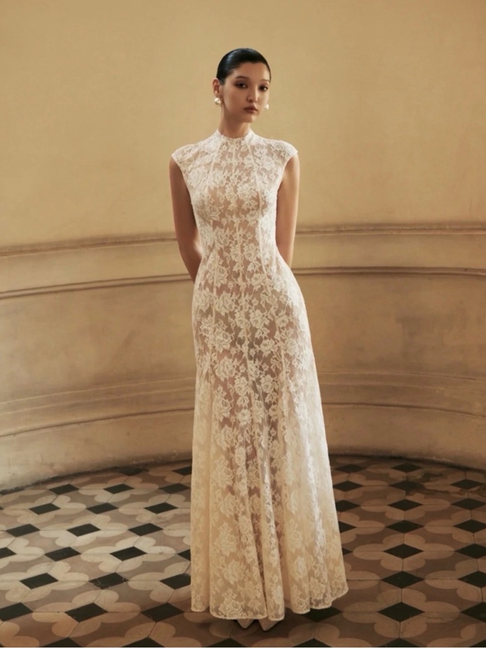 Cap-Sleeve Ivory Lace Sheath Wedding Dress